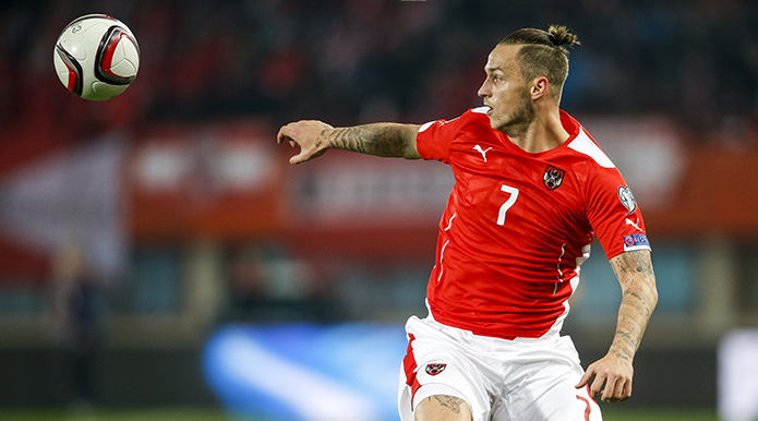 Marko Arnautovic lập cú đúp, Áo nhọc nhằn giữ được một điểm